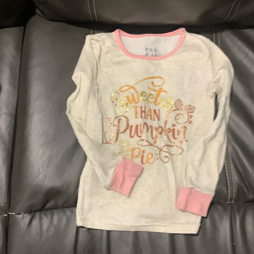 Girls long sleeved pajama set